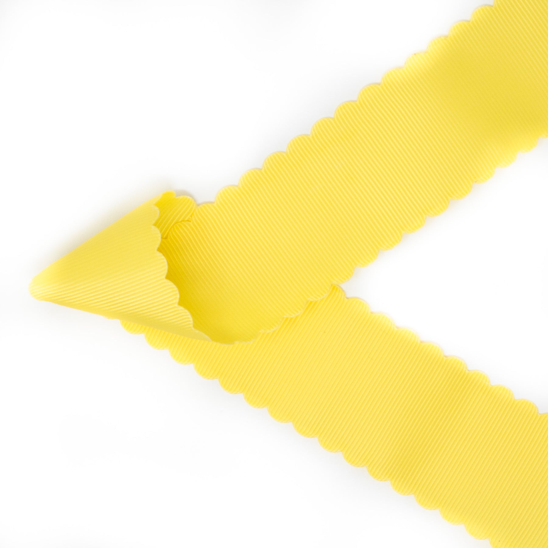 Buy Scalloped Grosgrain Ribbons | Elegant Edging for Delicate Creations ...